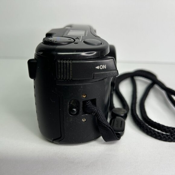 Olympus SuperZoom 3000 DLX Film Camera with 38-110mm Zoom Lens - Picture 6 of 9